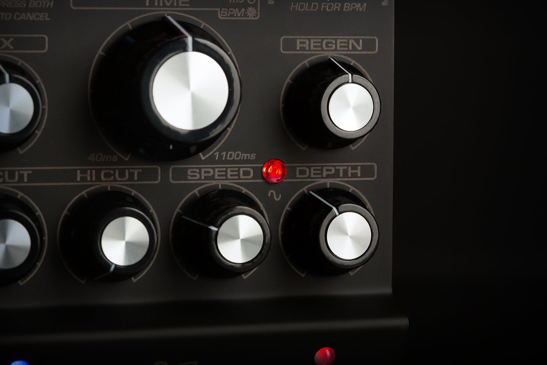 delay pedal with bpm display Suhr Dark Discovery Analog Delay Pedal