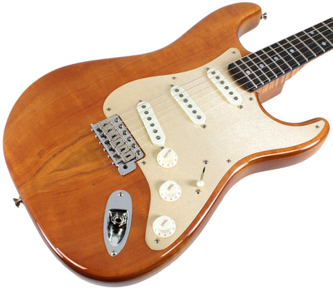Fender Custom Shop Artisan Rose Myrtle Stratocaster