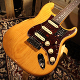 Fender American Ultra Stratocaster HSS, Rosewood, Aged Natural